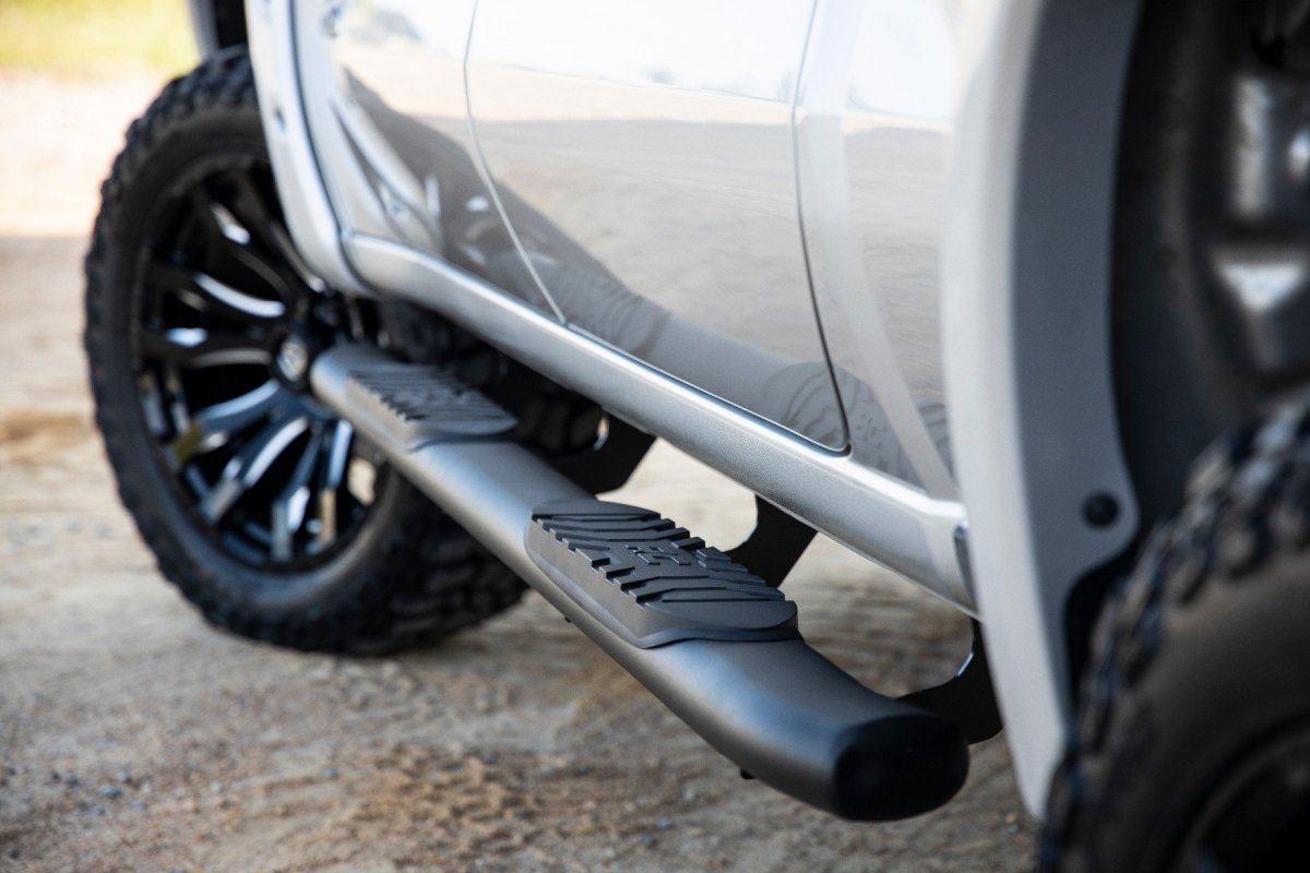 Chevrolet Silverado 1500 Oval Nerf Step - Rough Country - Black - '19-'24